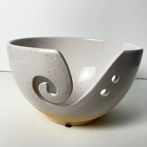 K+C Ceramic Yarn Bowl 7in Speckled White Spiral Guide Knitting Organizer